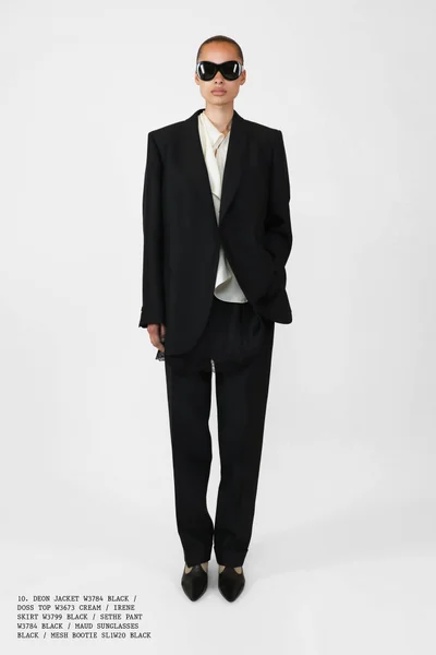 Look 10